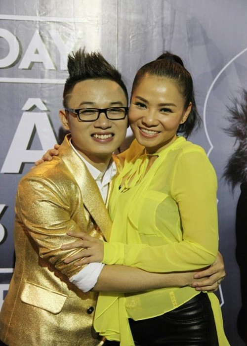 Thu Minh là huấn luyện viên của Trúc Nhân khi anh tham gia Giọng hát Việt 2012. Sau cuộc thi, hai cô trò giữ mối quan hệ thân thiết. Ảnh: Thương Hiệu Pháp Luật.