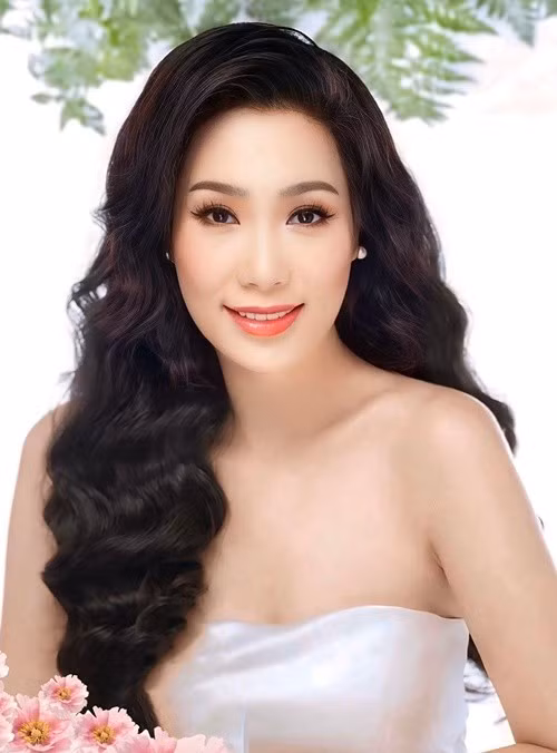 Nữ diễn viên được phong tặng nghệ sĩ ưu tú năm 2014 và nghệ sĩ nhân dân năm 2024. Hiện tại, cô là Phó chủ tịch Hội Sân khấu TP HCM. Bên cạnh đó, Trịnh Kim Chi kinh doanh. Ảnh: FB Trịnh Kim Chi.