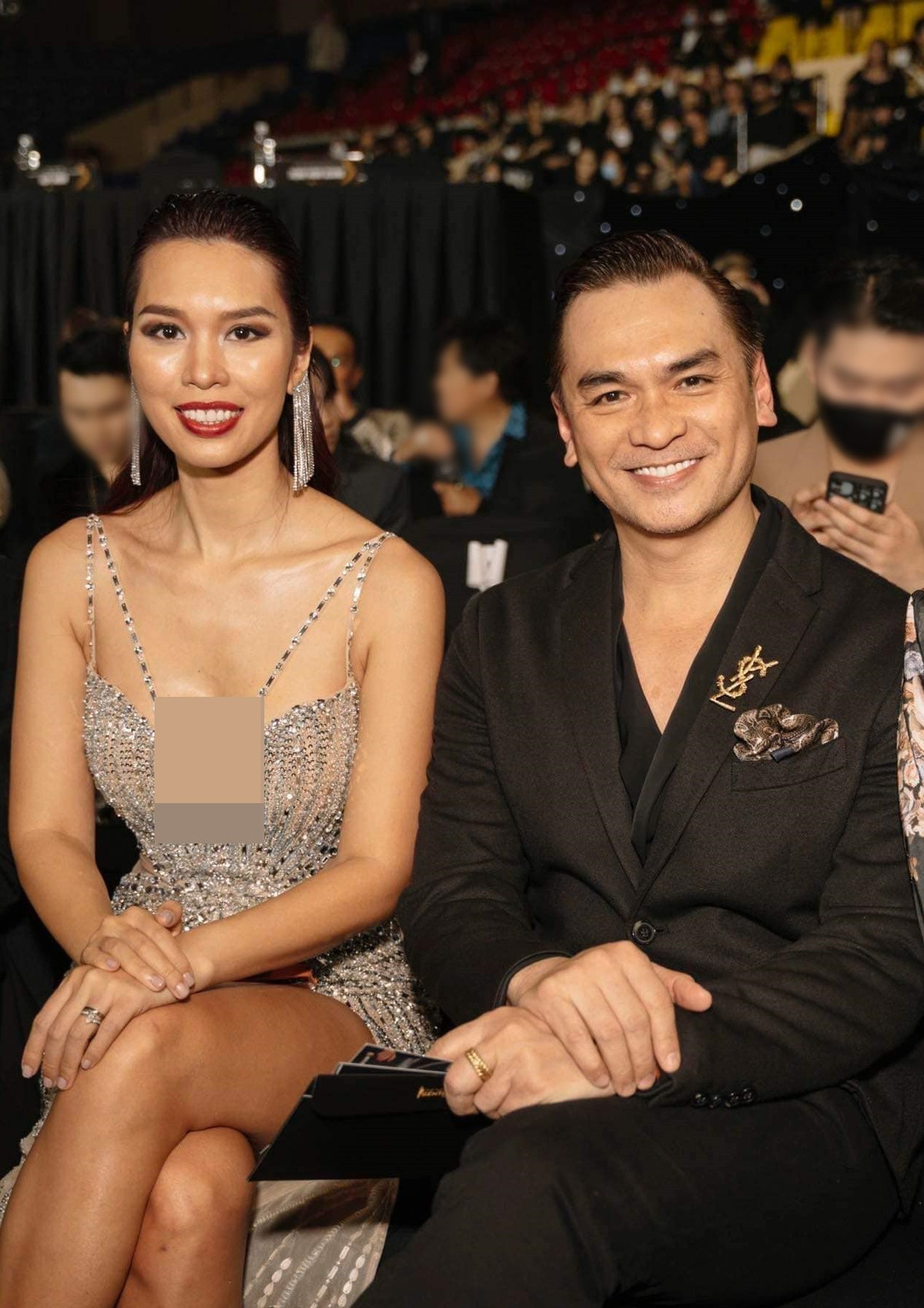 Hà Anh cho biết, cô và Đức Hải gặp nhau từ những ngày đầu cô mới về Việt Nam làm việc. Ấn tượng đầu tiên của Hà Anh ở Đức Hải là vẻ ngoài đĩnh đạc, phong độ và thái độ lịch thiệp, cuốn hút. Điều Hà Anh thích nhất ở Đức Hải là đôi mắt anh luôn nhìn thẳng, trực diện, chứng tỏ một người sống ngay thẳng, chính trực. Ảnh: FB Vũ Đức Hải.