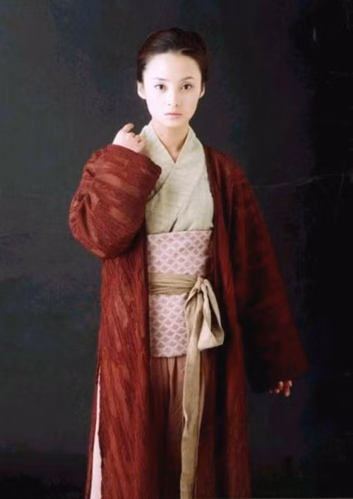 Vai diễn Mục Niệm Từ trong Anh hùng xạ điêu phiên bản 2003 của Tưởng Cần Cần gây ấn tượng. Ảnh: Thế Giới Điện Ảnh.