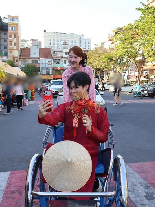 Uyển Ân – Pháp Kiều thường xuyên đồng hành cùng nhau trong những chuyến đi chơi, du xuân, chia sẻ nhiều khoảnh khắc đời thường gần gũi. Ảnh: FB Uyển Ân.