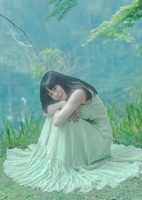 Ở Sing! Asia 2025, Miyuna được đánh giá cao nhờ giọng hát nội lực. Giám khảo Trương Lương Dĩnh từng nhận xét rằng giọng hát Miyuna chạm đến trái tim người nghe. Nhiều thí sinh như Phương Mỹ Chi, Khả Lâu...phải chủ động né tránh đối đầu với nữ ca sĩ người Nhật Bản. Ảnh: Instagram Miyuna.