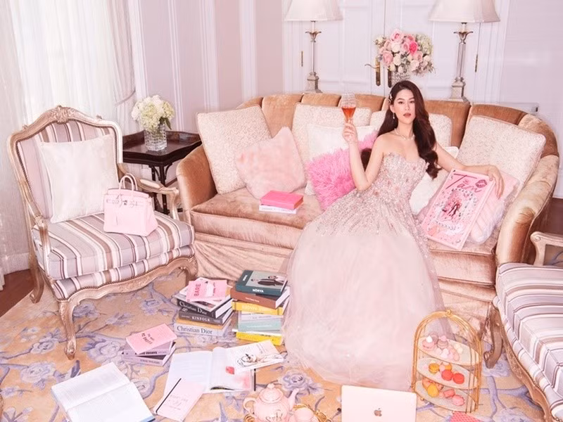 Ngọc Thanh Tâm ở căn hộ 650m2, đi xe hơi sang trọng. Ảnh: FB Ngọc Thanh Tâm.