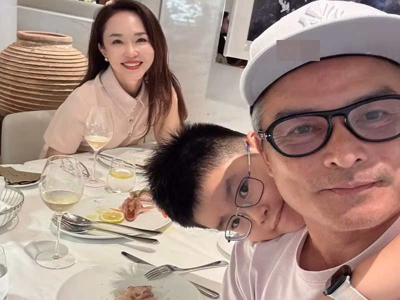 Mỗi khi Phạm Văn Phương không bắt máy, Lý Minh Thuận liên tục gọi điện cho vợ vì lo lắng. Ảnh: FB Phạm Văn Phương.