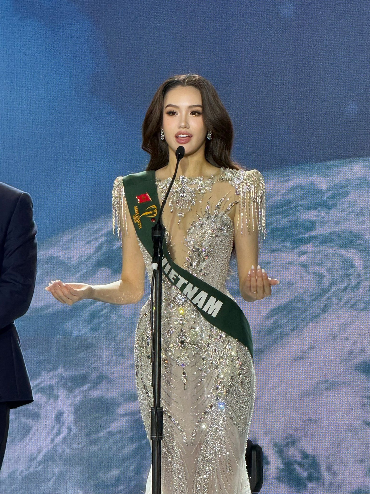 View - Trịnh Mỹ Anh đoạt á hậu, đại diện Cộng hòa Czech đăng quang Miss Earth 2025 | Báo Tri thức và Cuộc sống - TIN TỨC PHỔ BIẾN KIẾN THỨC 24H