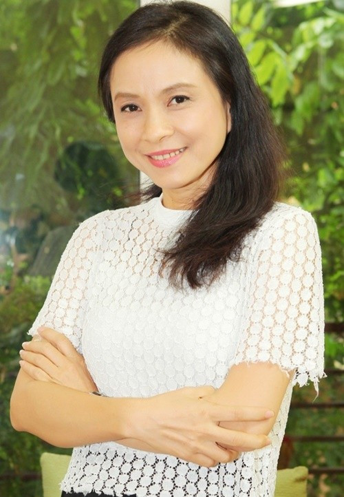 Ngọc Hiệp cho biết, thời gian cố định trong ngày, cô thiền, đọc sách và thể thao. "Tôi có đời sống rất viên mãn, chồng yêu thương, con cái ngoan ngoãn, như thế còn mong gì hơn”, cô chia sẻ thêm. Ảnh: Vietnamnet.