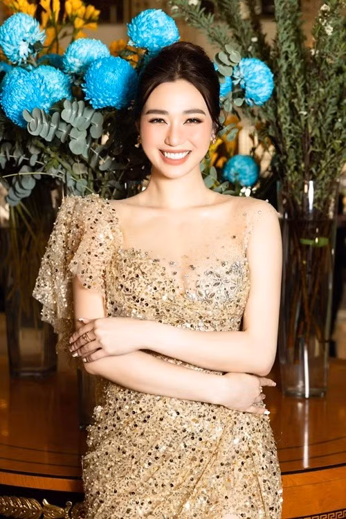 Nữ diễn viên phim Mỹ nhân Sài thành từng chia sẻ trên Dân Việt năm 2018, bạn trai của cô là những người bình thường, chẳng có ai là đại gia. Ảnh: FB Khánh My.