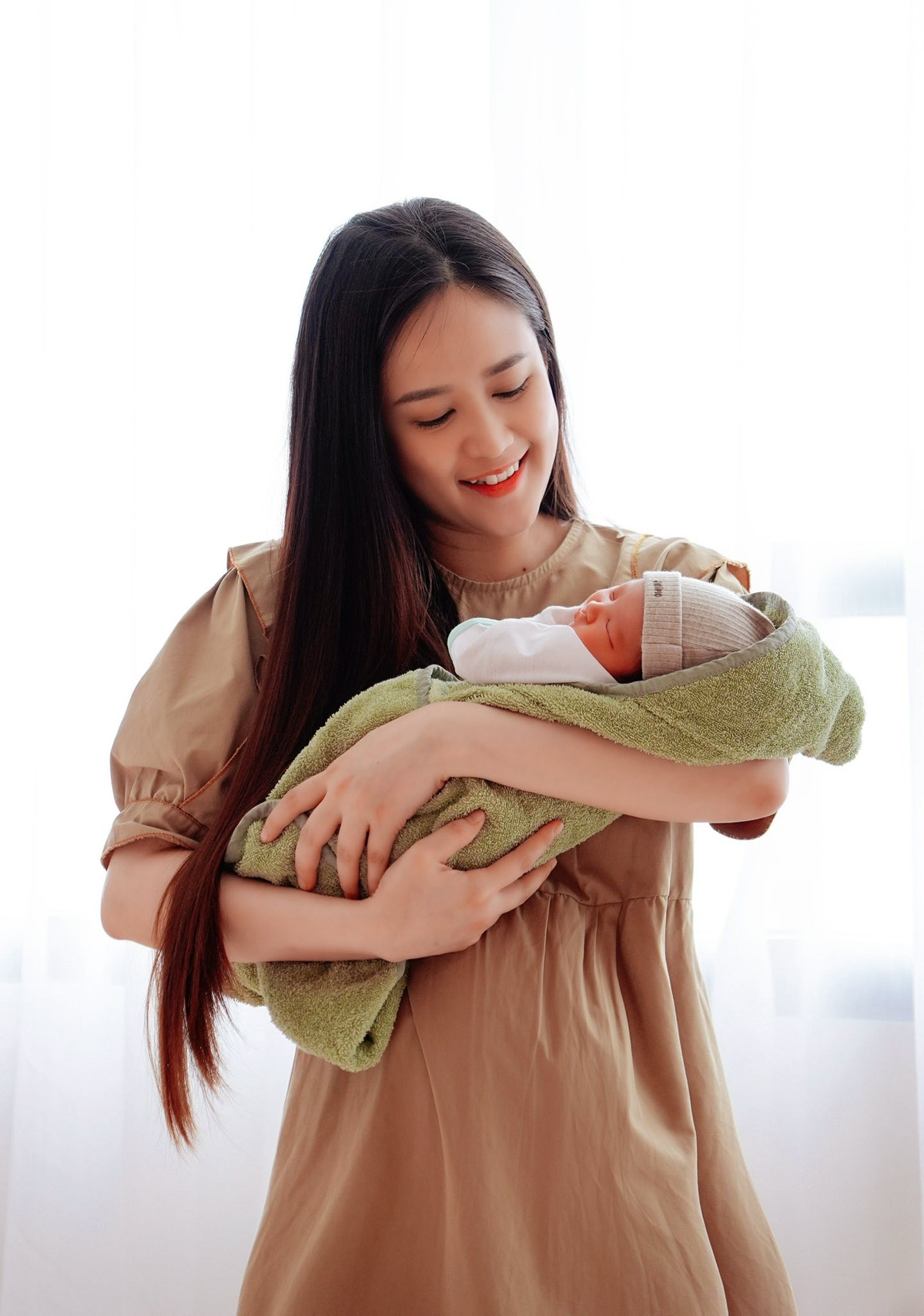 Phương Hằng có con sau 8 năm kết hôn. Ảnh: FB Phương Hằng.