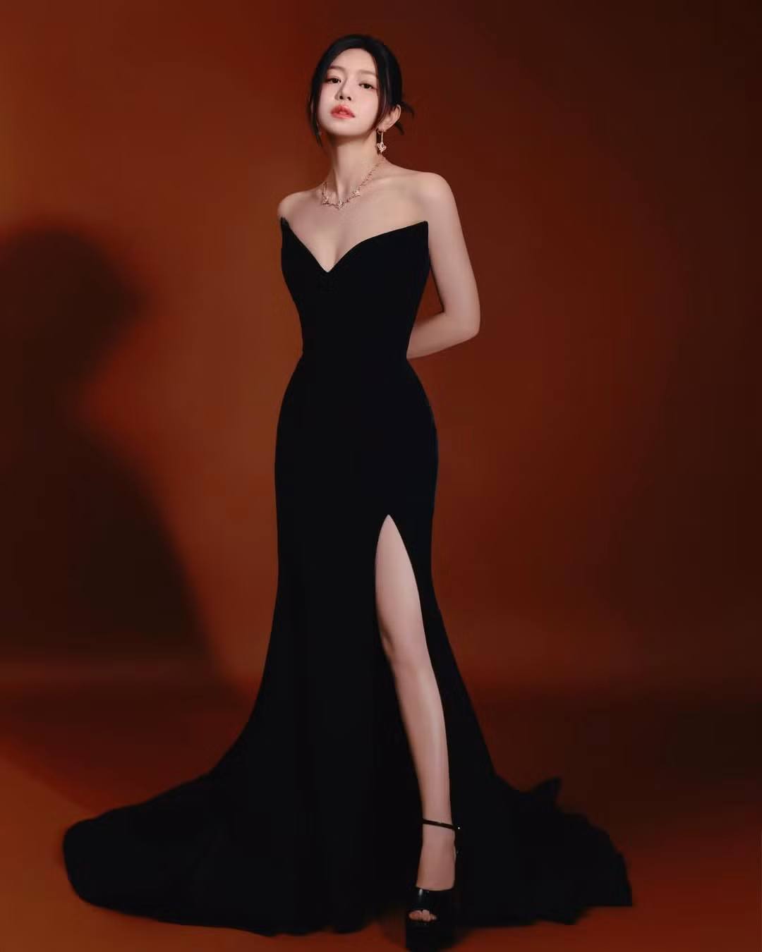 Sau thông báo ly hôn, Trần Nghiên Hy xuất hiện thường xuyên hơn trước công chúng với hình ảnh rạng rỡ, tinh thần tích cực và nụ cười tươi tắn. Ảnh: Instagram Trần Nghiên Hy