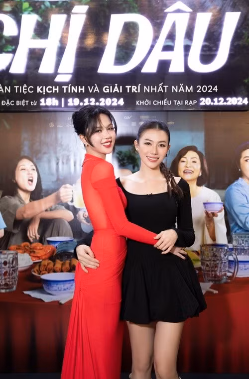 Lê Hà vẫn thân thiết với Ngọc Trinh. Cả hai từng cùng công ty của Khắc Tiệp. Ảnh: FB Lê Hà.