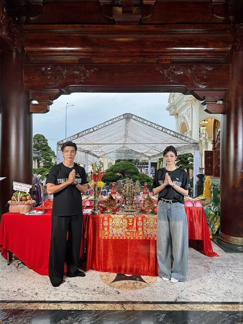 Minh Kiên cho biết, với vai diễn trong “Trại buôn người”, cô phải chuẩn bị kỹ về thể lực lẫn tâm lý để theo kịp tiến độ quay và đáp ứng yêu cầu nhân vật. Dù áp lực lớn, cô xem đây là cơ hội để thử thách và hoàn thiện bản thân trong vai trò diễn viên. Ảnh: Báo Văn Hóa.