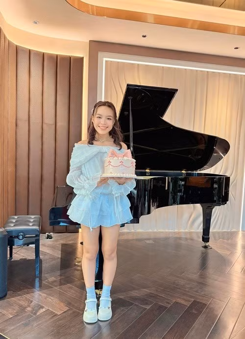 Con gái Việt Hương có năng khiếu thể thao. Việt Hương từng chia sẻ Elyza giành huy chương đồng trong một giải đấu wushu tổ chức ở Mỹ. Ảnh: FB Việt Hương.