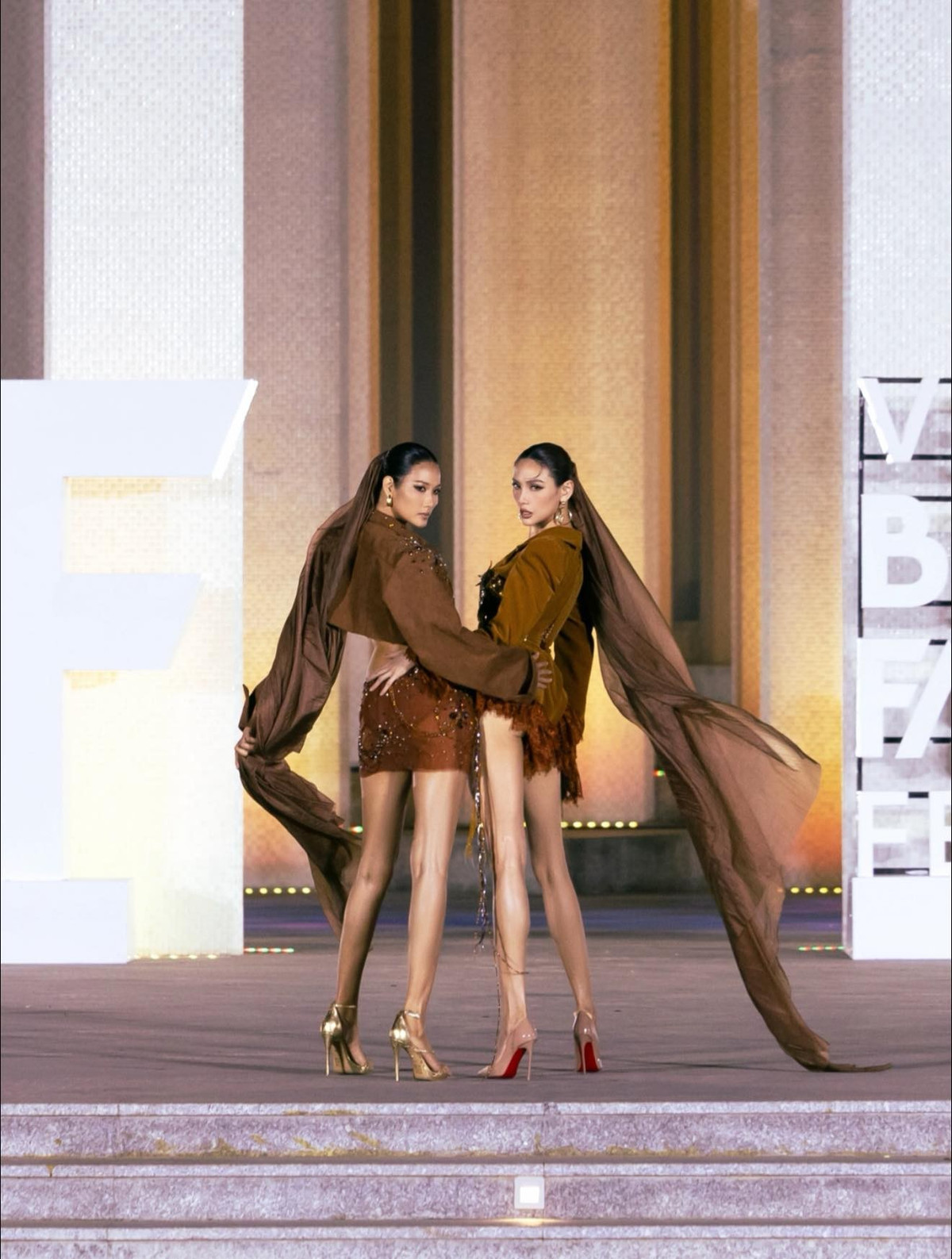 Phía Võ Hoàng Yến cũng hết lời khen ngợi Hoàng Thùy. Ảnh: FB Võ Hoàng Yến.