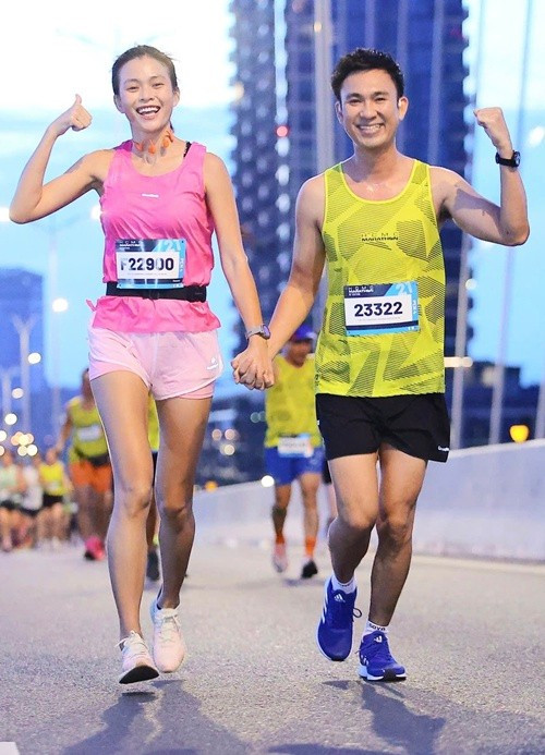 View - "Mỹ nhân da nâu" Mâu Thủy ngày càng gợi cảm, hạnh phúc | Báo Tri thức và Cuộc sống - TIN TỨC PHỔ BIẾN KIẾN THỨC 24H