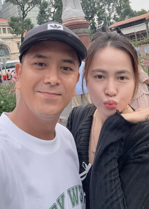 Dù không phải người của công chúng, Tuệ Tâm vẫn nhận được sự quan tâm từ nhiều khán giả mỗi khi xuất hiện cùng chồng. Người hâm mộ Hùng Thuận nhận xét Tuệ Tâm có phong thái nhẹ nhàng, giản dị.