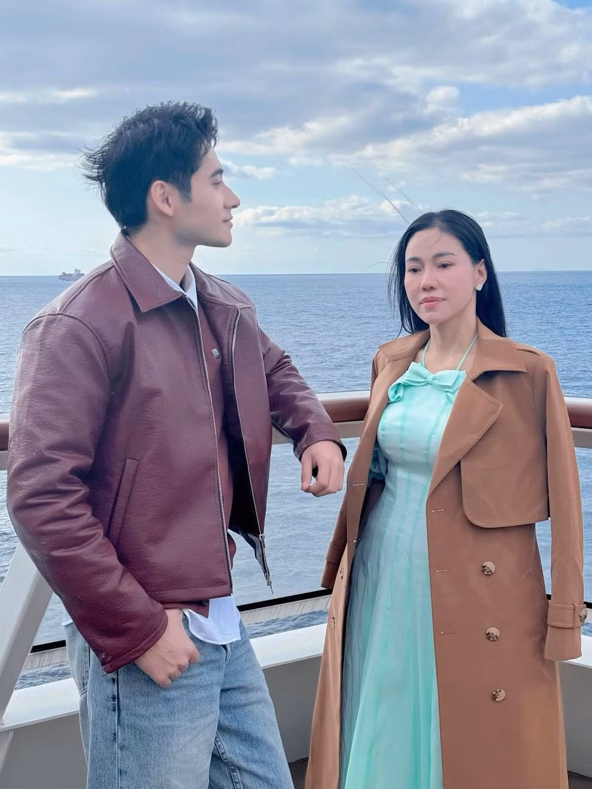 Bà Phạm Kim Dung luôn tin tưởng, đồng hành và nâng đỡ Phạm Tuấn Ngọc trong suốt chặng đường trưởng thành. Ảnh: FB Tuấn Ngọc.