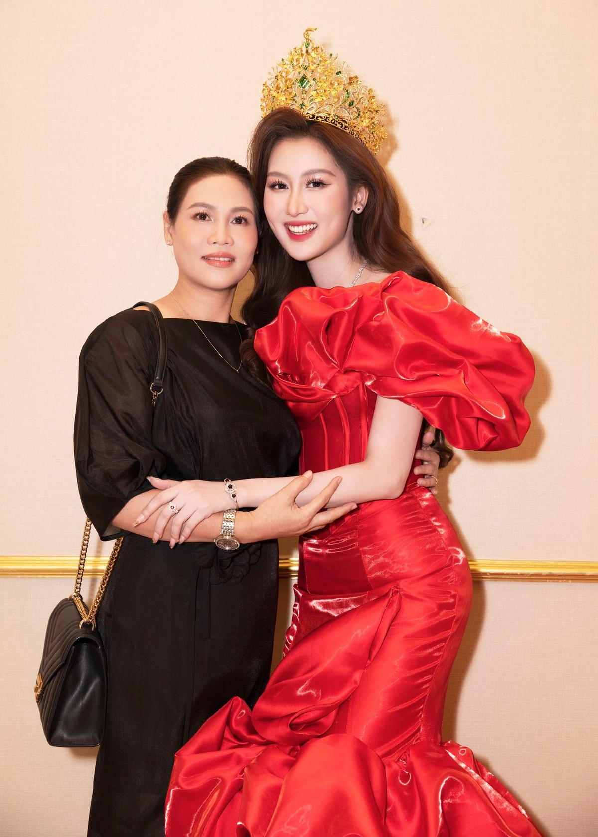 View - Quế Anh cảm ơn mẹ ruột, 'bà trùm hoa hậu' Kim Dung ngày 20/10 | Báo Tri thức và Cuộc sống - TIN TỨC PHỔ BIẾN KIẾN THỨC 24H