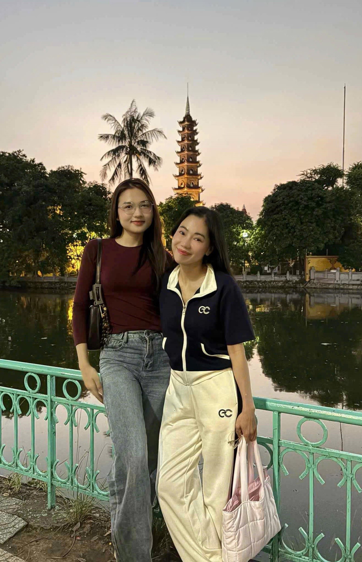 View - Quế Anh cảm ơn mẹ ruột, 'bà trùm hoa hậu' Kim Dung ngày 20/10 | Báo Tri thức và Cuộc sống - TIN TỨC PHỔ BIẾN KIẾN THỨC 24H