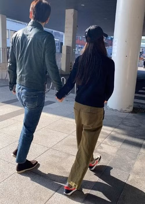 Bi Rain khen Kim Tae Hee nấu ăn rất giỏi. Nam ca sĩ luôn ăn bất kỳ thứ gì mà vợ làm. Ảnh: Sức Khỏe Đời Sống.