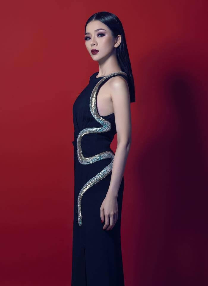 Trong cuộc phỏng vấn với Đẹp năm 2004, Lệ Quyên chia sẻ, ngày bé, cô được mẹ dạy cho nhiều làn điệu, câu hò. Tuy nhiên, cô theo đuổi dòng nhạc trẻ vì nhận thấy bản thân hợp với dòng nhạc này.