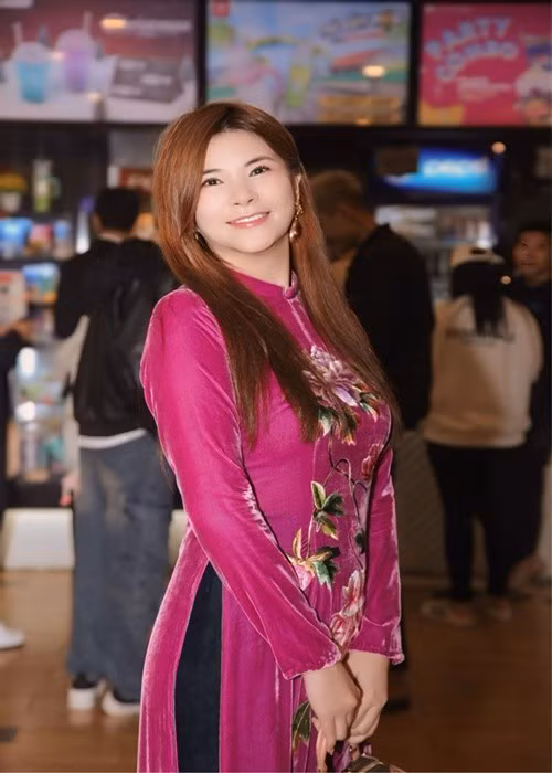 Nữ diễn viên sinh năm 1975 sở hữu vóc dáng thon gọn nhiều năm qua. Ảnh: FB Kim Oanh.