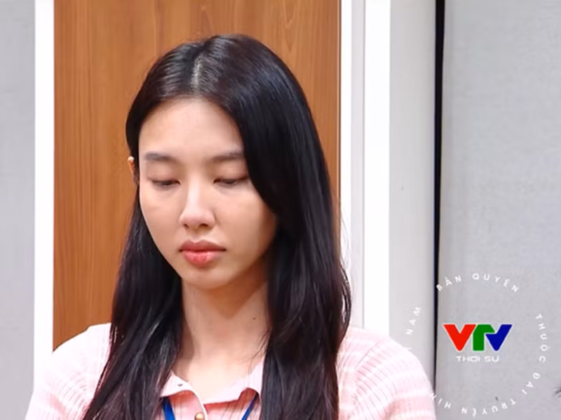 Nguyễn Thúc Thùy Tiên bị khởi tố, bắt tạm giam vì tội Lừa dối khách hàng. Trước khi vướng vòng lao lý, người đẹp từng vướng ồn ào ăn mặc. Ảnh: VTV.