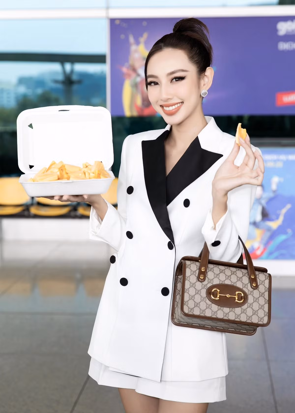 Thùy Tiên theo đuổi phong cách thanh lịch, sang trọng. Ảnh: Dân Việt.