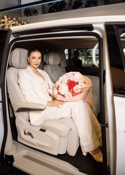 Sau khi đoạt Á hậu 1 Hoa hậu Hoàn vũ Việt Nam 2019, Kim Duyên đắt show quảng cáo, làm người mẫu. Ảnh: FB Kim Duyên.