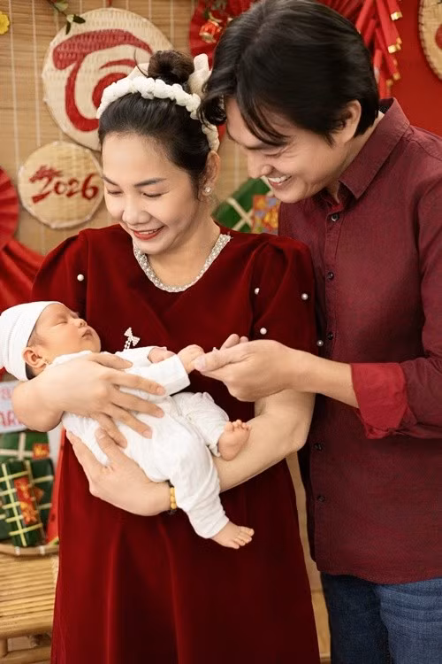 Dịp Tết Nguyên đán 2026 vừa qua cũng trở nên đặc biệt hơn khi đây là cái Tết đầu tiên của con gái Cao Minh Đạt.