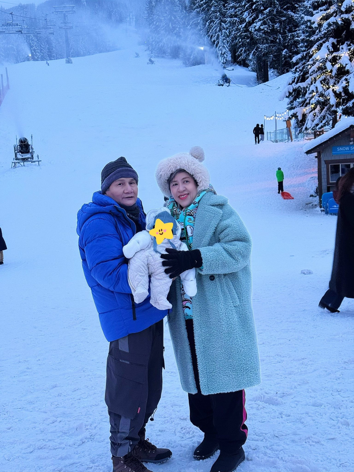 Nàng hậu bày tỏ sự biết ơn khi luôn nhận được sự thấu hiểu và hy sinh thầm lặng từ bố mẹ, xem đó là động lực để cô nỗ lực vun đắp một cuộc sống bình yên, đủ đầy về tinh thần.