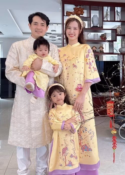 Là nhóc tì của cặp đôi nổi tiếng Đông Nhi - Ông Cao Thắng, Winnie và Hannie nhận được sự quan tâm của nhiều khán giả ngay từ khi chào đời. Ảnh: FB Đông Nhi.