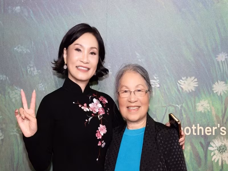 Ở mảng truyền hình, chị tham gia các phim như Gia đình số đỏ, Gia đình vui nhộn, Phượng khấu… Trên màn ảnh rộng, Hồng Đào xuất hiện trong nhiều dự án như “Thưa mẹ con đi”, “Mai”, “Hoa hậu giang hồ”, “Cua lại vợ bầu”, “Linh miêu: Quỷ nhập tràng”, “Mang mẹ đi bỏ”. Ảnh: FB Hồng Đào.