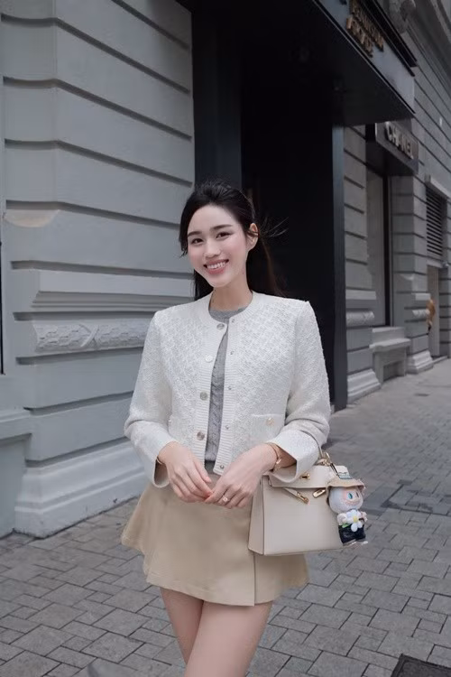 Không chỉ đảm đang, Đỗ Thị Hà còn xinh đẹp, giỏi giang. Ảnh: FB Đỗ Thị Hà.