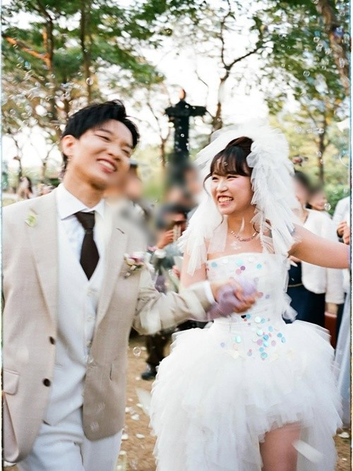 Về đám cưới, Hoàng Dũng và Khánh Linh không muốn dàn dựng, không muốn kịch bản, chỉ muốn mọi thứ thật đời, thật chân thật, thật gần gũi. Ảnh: Instagram Hoàng Dũng.