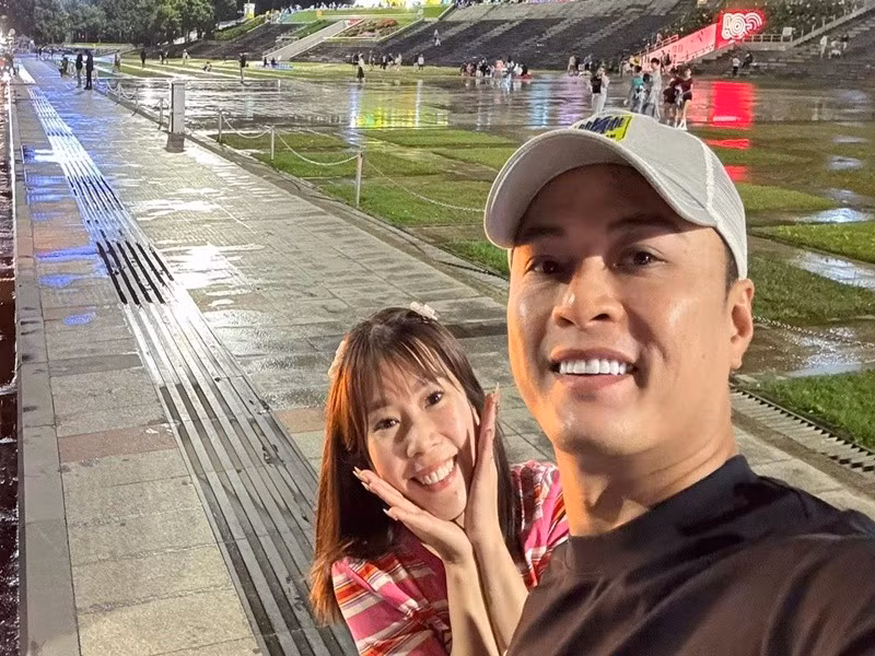 3 năm qua, Hồng Đăng và vợ - Anh Đào vẫn thường xuyên khoe ảnh bên nhau trên mạng xã hội. Ảnh: FB Anh Đào.
