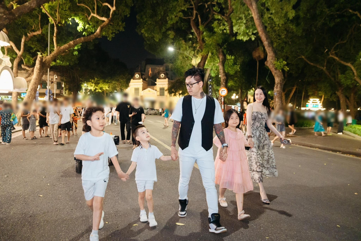 Tuấn Hưng nhiều lần nhấn mạnh gia đình là điểm tựa lớn nhất, giúp anh cân bằng giữa công việc và cuộc sống.