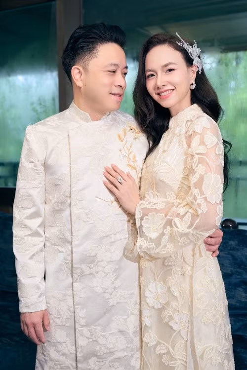 Trong cuộc phỏng vấn với VOV, cô cho biết phần sáng tạo hoàn toàn do đạo diễn Victor Vũ quyết định, còn bản thân đóng vai trò cầu nối, tiếp nhận ý tưởng và triển khai xuống các bộ phận.