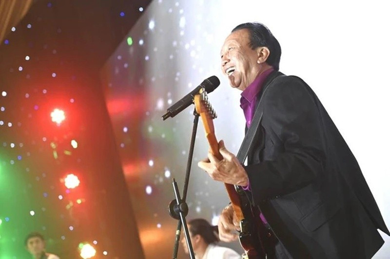 Tên tuổi nhạc sĩ Thế Hiển gắn với các bài hát: Nhánh lan rừng, Hát về anh, Tóc em đuôi gà, Cho dù có đi nơi đâu, Đợi chờ trong cơn mưa, Nhong nhong nhong, Hoàng hôn màu tím. Ảnh: Người Lao Động.