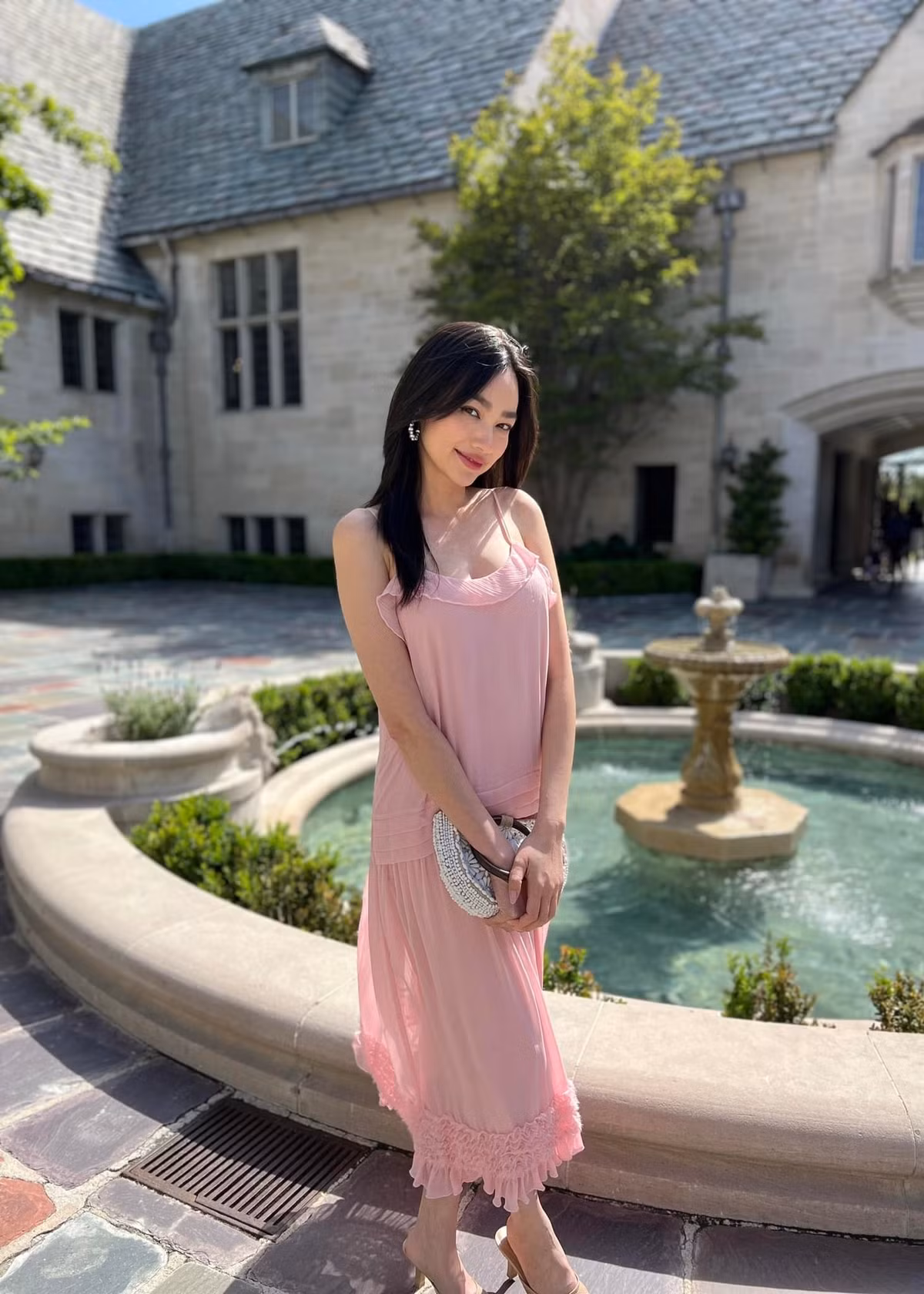 Trúc Diễm sang Mỹ định cư vào năm 2021. Ở xứ người, cô làm người mẫu, diễn viên, MC. Ảnh: FB Trúc Diễm.