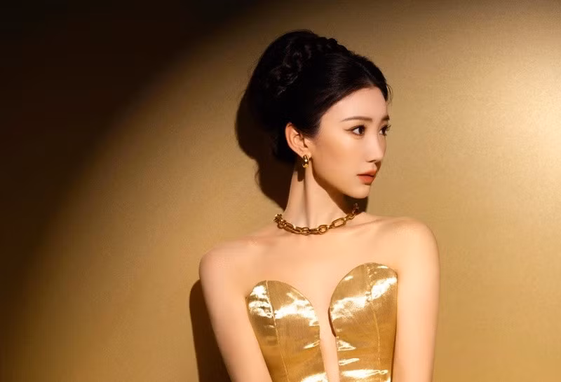 Theo Bazaar Vietnam, Mao Hiểu Đồng tốt nghiệp khoa Biểu diễn Học viện Hý kịch Trung ương. Ảnh: Weibo Mao Hiểu Đồng.