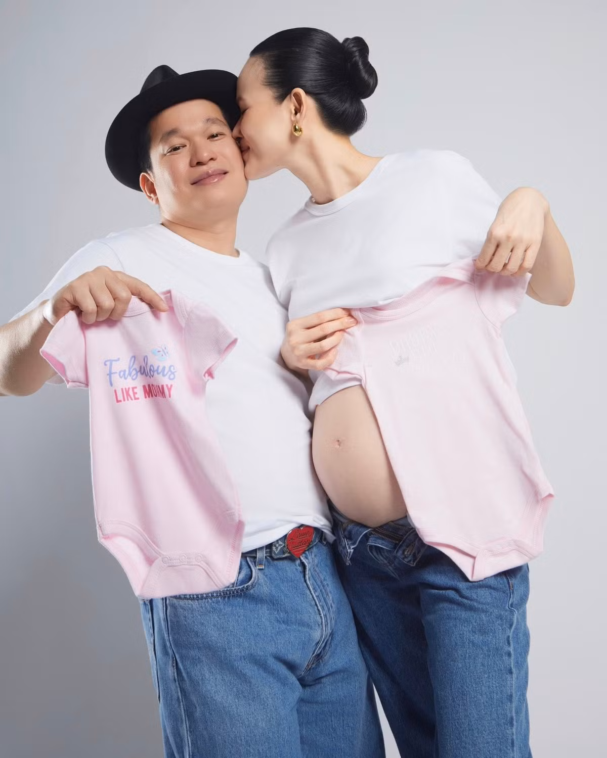 Tuyết Lan và chồng bác sĩ có con chung sau 1 năm kết hôn. Ảnh: FB Tuyết Lan.