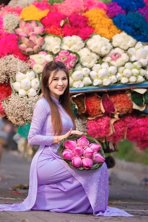 Kim Oanh khoe nhan sắc mặn mà với áo dài. Ảnh: FB Kim Oanh.