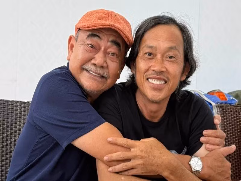 Nghệ sĩ Việt Anh chia sẻ trên VOV, nếu không đi đóng phim, ông hoạt động thể thao, đọc sách, tụ tập mua vui cùng bạn bè, học trò. Ảnh: FB NSND Việt Anh.