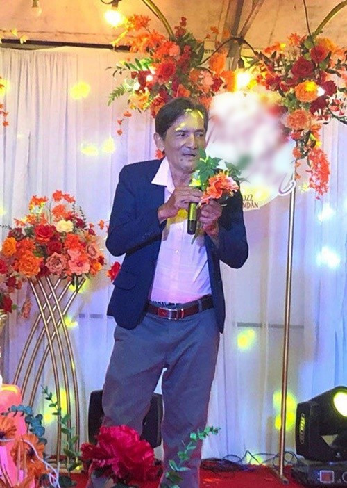 Những năm cuối đời, ngoài đóng phim, Thương Tín còn ca hát. Ảnh: Người Đưa Tin.