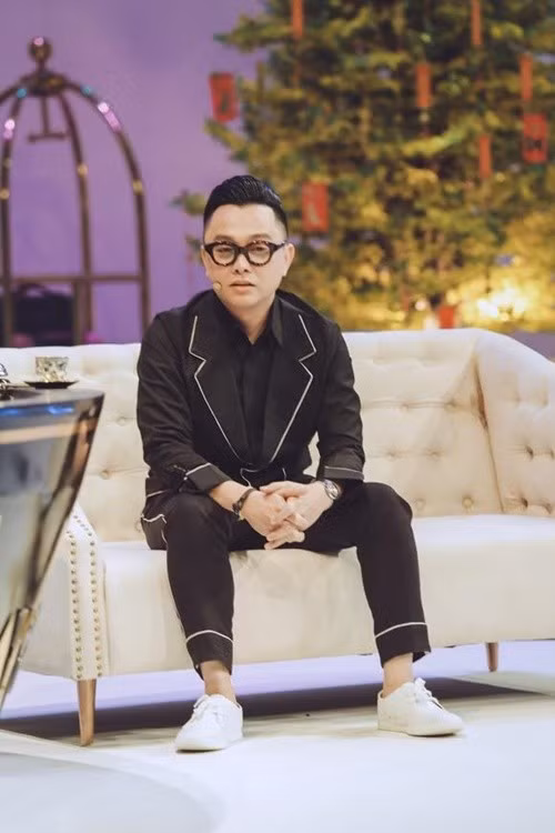 Công Trí rất kín tiếng về đời tư. Lần hiếm hoi nói về chuyện tình cảm, nam thiết kế cho biết, anh từng có mối tình kéo dài 13 năm. Ảnh: Người Lao Động.