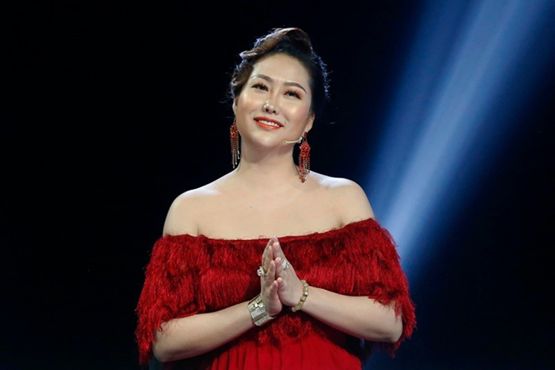 Phi Thanh Vân cho hay, cô và Triệu Văn Dương quá bận, cả hai quyết định giữ mối quan hệ bạn bè. Sau khi chia tay, “nữ hoàng dao kéo” khoe được bạn trai cũ tặng quà 2 tỷ. Ảnh: Vietnamnet.