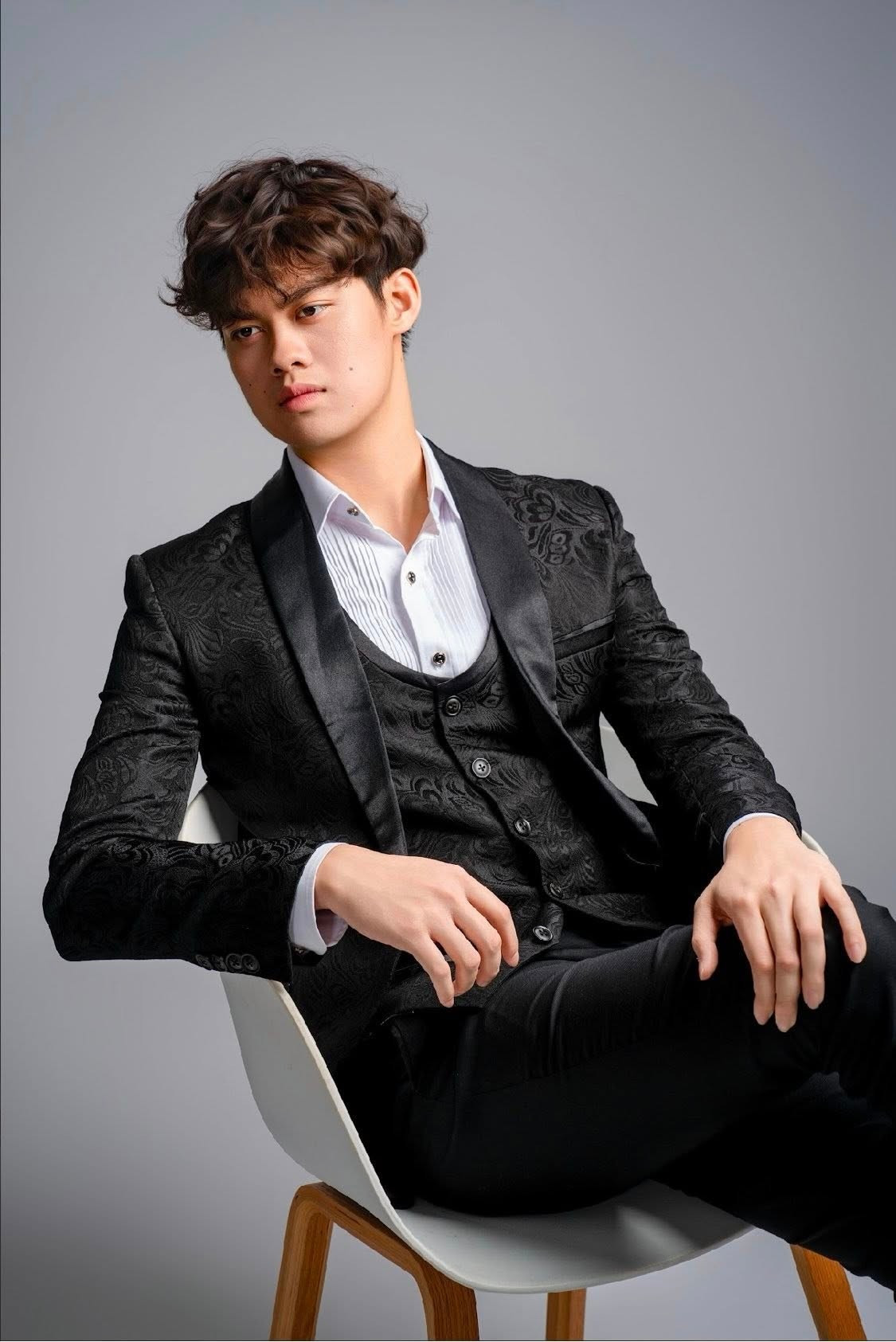 Việc theo học tại ngôi trường danh tiếng với tiêu chuẩn tuyển sinh khắt khe cho thấy năng lực học tập nghiêm túc và định hướng rõ ràng của con trai Hiền Mai. Ảnh: FB Hiền Mai.