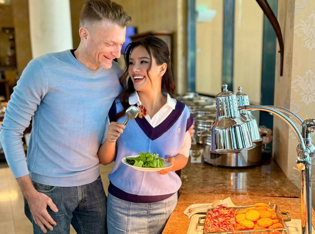 Phương Vy tiết lộ, Sean kéo cô đến phòng tập gym, chờ cô tập luyện hơn 1 tiếng. Sean còn nói chuyện với mẹ chồng của Phương Vy - một bác sĩ tâm lý để tư vấn, tháo nút thắt trong lòng cho Phương Vy. Ảnh: FB Phương Vy.