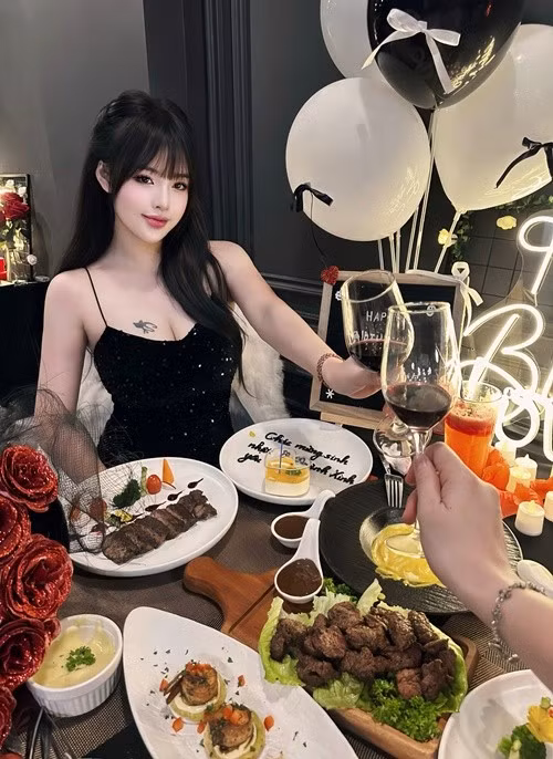 Trước khi lập gia đình, vợ Anh Tuấn sở hữu nhan sắc xinh đẹp như hot girl. Ảnh: FB Anh Tuấn.