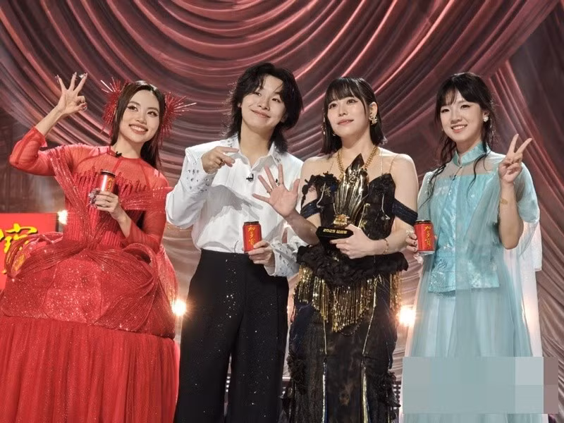 Sau thông tin Phương Mỹ Chi chiến thắng trước Ái Tân Giác La Mị trong bán kết 2, giành vé vào chung kết, rộ tin đồn về kết quả top 3 chung cuộc. Ảnh: Tiền Phong.